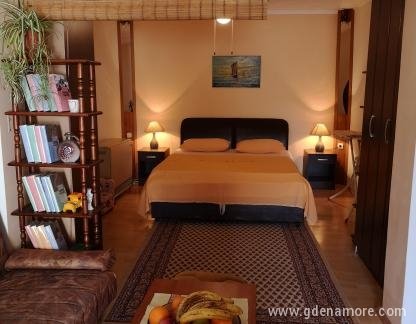 Studio apartment and room for rent, Studio aparment - Igalo, private accommodation in city Igalo, Montenegro - spavaca soba