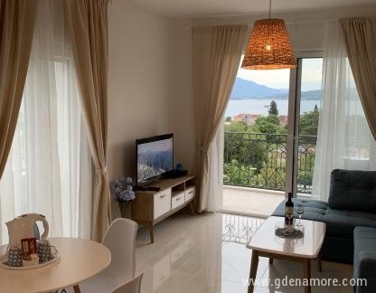 Villa Giulia, , alloggi privati a Baošići, Montenegro - B369192F-CA1C-4E33-B30D-7BDD995356B4