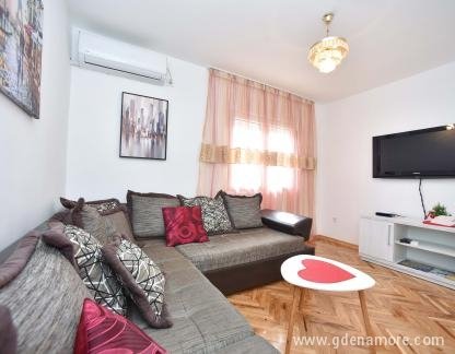 APARTMANI MILOVIC, 2BEDROOM APARTMENT MILO, privatni smeštaj u mestu Budva, Crna Gora - DSC_8648