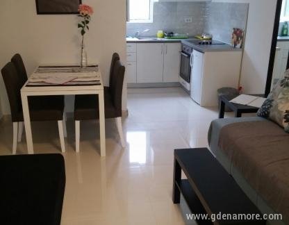 Apartmaji Tivat Popivoda, , zasebne nastanitve v mestu Tivat, Črna gora - IMG-2c59d9765fc0f831cfcf4cac57e13713-V