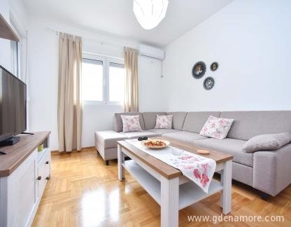 NEW ONE BEDROOM AND STUDIO APARTMENTS, MASLINSKI PUT BUDVA, APARTMENT AYLIN, private accommodation in city Budva, Montenegro - DSC_6534