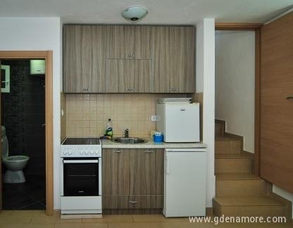 Apartmani Ivosevic - Ploča, Apartman 1, privatni smeštaj u mestu Radovići, Crna Gora - 024