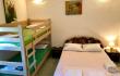 Apartman 5 , četvorokrevetni, u  Apartmani Mondo Kumbor, privatni smeštaj u mestu Kumbor, Crna Gora