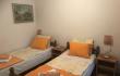 Soba 5  u Apartmani Kostić, privatni smeštaj u mestu Herceg Novi, Crna Gora