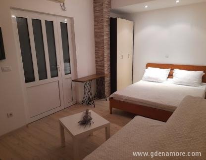 Apartmani Goga, , private accommodation in city Kumbor, Montenegro - 174768029_630128691281736_3594716957280805604_n