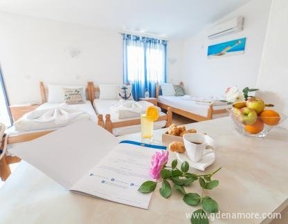 Apartmani Viktorija , Trokrevetni studio sa pogledom na more (3 single ležaja), privatni smeštaj u mestu Buljarica, Crna Gora - 28