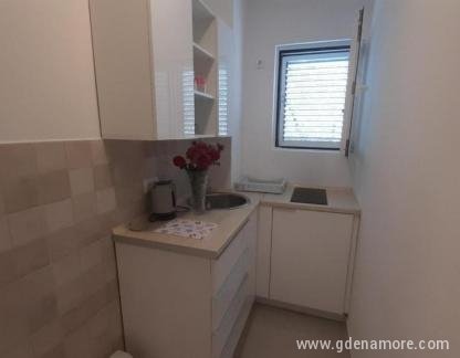 Apartmani Mia, Studio 2, privatni smeštaj u mestu Bečići, Crna Gora - F3EF9501-363C-42F5-A201-6731BCE1B6D0