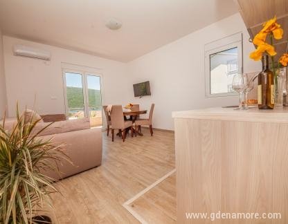 Ruzmarin Apartments, , Privatunterkunft im Ort Kumbor, Montenegro - IMG_0014