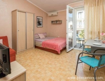 Apartments Filip, , private accommodation in city Šušanj, Montenegro - IMG-a1383db4a9a9cec7c72f2fdb688cbcea-V