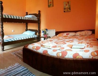 Apartmaji in sobe, Sušanj, Bar, Črna gora, morje, privatna namestitev Đurašković, , zasebne nastanitve v mestu Bar, Črna gora - image-0-02-05-e07215d86971c091c25ca172f93e8ac450ab