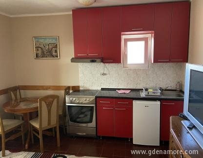 Maša apartmani, Apartman 3, privatni smeštaj u mestu Igalo, Crna Gora - 4C8D5E24-3429-4DC6-9ACA-E425D1DBE5BD