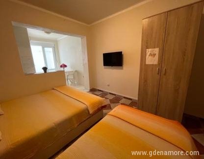 PERIČIĆ STUDIO APARTMENTS, , private accommodation in city Sutomore, Montenegro - IMG-4f0d5a66f05824da2491af9ef159f82d-V