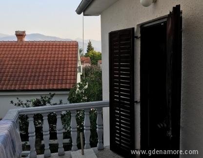 Apartmani Milutinovic Bjelila, Apartman 1 sprat, privatni smeštaj u mestu Bjelila, Crna Gora - IMG_2677