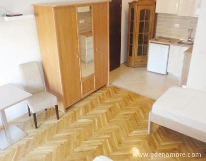 Apartmani Saša, , Privatunterkunft im Ort Budva, Montenegro - thumbnail-14