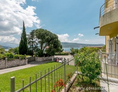 Family sun, Apartman 3, privatni smeštaj u mestu Herceg Novi, Crna Gora - 1