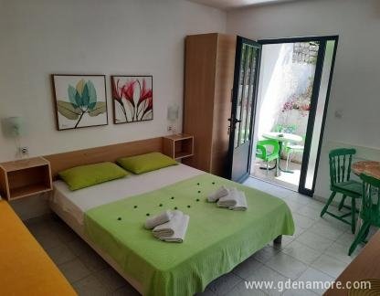 Apartamentos Milicevic, , alojamiento privado en Herceg Novi, Montenegro - a2