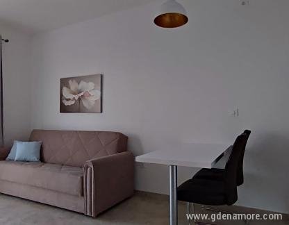 Almond Apartments, Apartmani (A1, A2) pogled more i bašta, privatni smeštaj u mestu Reževići, Crna Gora - 1652796772854