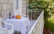 Treći apartman u Kuća u maslinama, privatni smeštaj u mestu Sveti Stefan, Crna Gora