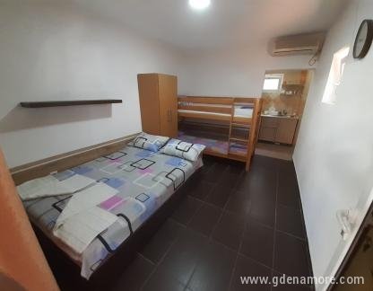 Apartamentos Ristic Zoran, Estudio 2 - planta baja, alojamiento privado en Dobre Vode, Montenegro - A2_01