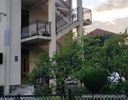 Apartamentos Maslovar, , alojamiento privado en Tivat, Montenegro - IMG_20210618_144452_033