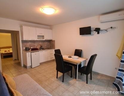 Ceca Apartmani, , ενοικιαζόμενα δωμάτια στο μέρος Djenović, Montenegro - viber_image_2022-05-18_19-30-59-030