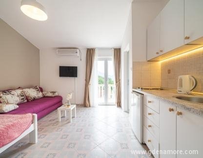 Guest House Ana, , alojamiento privado en Buljarica, Montenegro - DSC00870-HDR