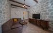 Jednosoban apartman br 4 u Villa Amfora, privatni smeštaj u mestu Morinj, Crna Gora