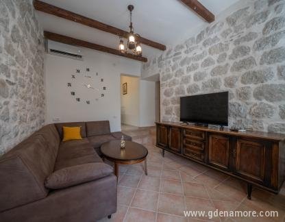 Villa Amfora, , Privatunterkunft im Ort Morinj, Montenegro - DSC04586