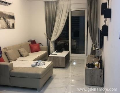 Apartamentos Giardino, Dúplex de dos dormitorios, alojamiento privado en Djenović, Montenegro - IMG-1bb92a0d371b6416c2b03535c2e9d206-V