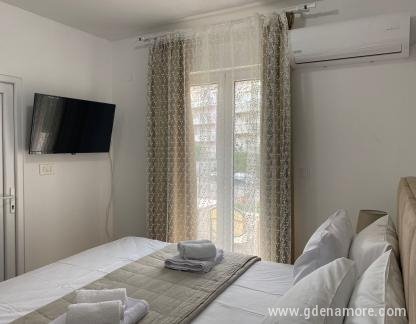 Apartments Vico 65, , private accommodation in city Igalo, Montenegro - IMG-20220610-WA0033