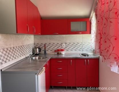 Apartmani Maric, , Частный сектор жилья Игало, Черногория - viber_image_2022-06-01_20-12-31-082