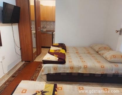 Vukadinovic House, , private accommodation in city Budva, Montenegro - Apartman