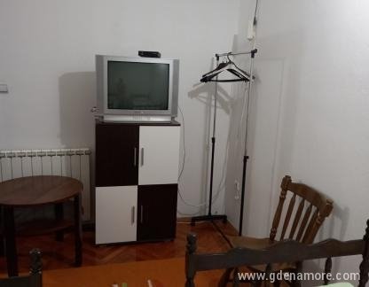 Apartmani Vujovic, Apartman 3, privatni smeštaj u mestu Donji Stoliv, Crna Gora - viber_image_2022-06-27_21-10-31-696