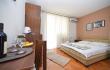 Soba br. 4 u Apartmani Soljaga , privatni smeštaj u mestu Petrovac, Crna Gora