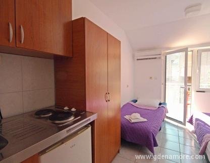 Villa Saint-Marc, , logement privé à Bečići, Monténégro - 3