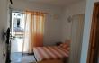 Studio mit Terrasse u Apartmani Bojanovic Ana, Privatunterkunft im Ort Sutomore, Montenegro