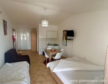 Apartments Borsalino, , private accommodation in city Sutomore, Montenegro - viber_image_2023-06-03_14-03-01-300
