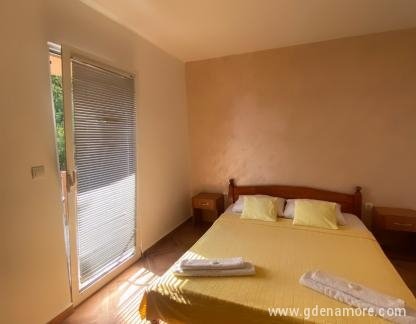 Apartmani Pekovic, Wohnung 2, Privatunterkunft im Ort Jaz, Montenegro - Apartman 2