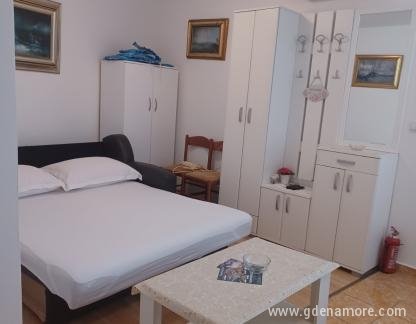 IZDAJEM APARTMAN U IGALU !!!, , Magán szállás a községben Igalo, Montenegró - viber_image_2023-09-05_16-56-24-823