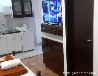 Guest House 4M Gregović, , Частный сектор жилья Петровац, Черногория