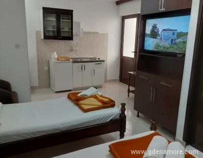 Guest House 4M Gregović, , alojamiento privado en Petrovac, Montenegro - IMG-4aff2812052701ccffe1a0afa9274c23-V