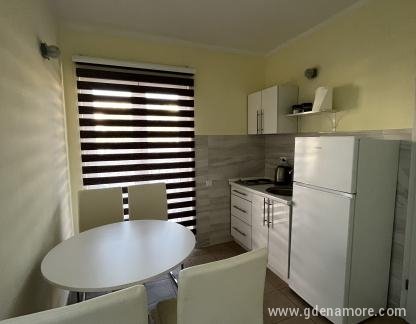 Villa Bojana, Apartamento 2, alojamiento privado en Utjeha, Montenegro - IMG_8338