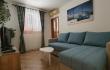 Apartamento de cuatro dormitorios no. 3 en Alojamiento Bao&scaron;ići, alojamiento privado en Bao&scaron;ići, Montenegro