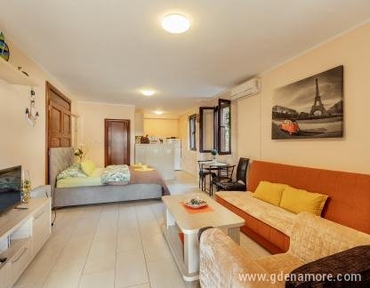 Komfortable leiligheter i sentrum av Tivat, , privat innkvartering i sted Tivat, Montenegro - 344A4252