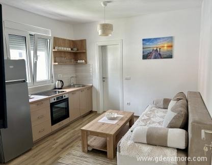 Apartmanok Živaljević Tivat, , Magán szállás a községben Tivat, Montenegró - viber_slika_2024-04-07_13-39-18-117