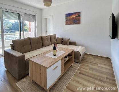 Apartamentos Živaljević Tivat, , alojamiento privado en Tivat, Montenegro - viber_slika_2024-04-07_13-40-58-013