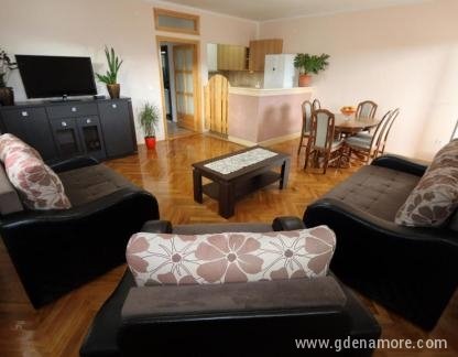 Апартаменти Пакс, , частни квартири в града Herceg Novi, Черна Гора - 61042022