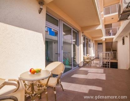  Raymond apartmani, , Частный сектор жилья Пржно, Черногория - 9
