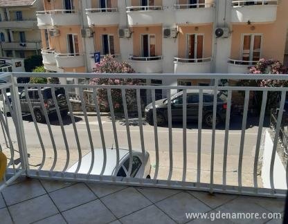 Szobák és apartmanok Vukčević, Apartman 2(slobodan od 22.08), Magán szállás a községben Rafailovići, Montenegró - viber_image_2024-06-06_16-21-39-933