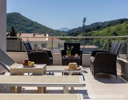 Apartments Del Mar, , Частный сектор жилья Петровац, Черногория - 1